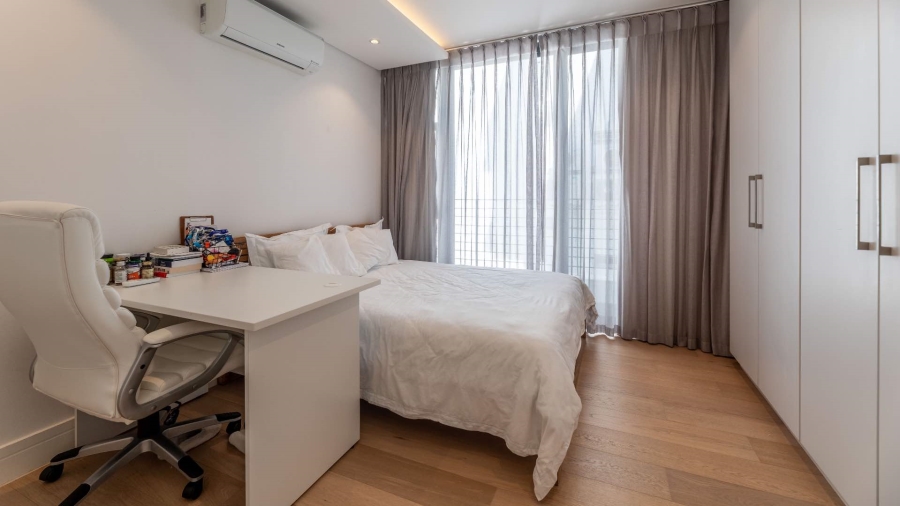 2 Bedroom Property for Sale in Sea Point Western Cape